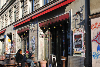 Podle internetového serveru Happy Cow, který údajně zahrnuje všechny veganské restaurace na světě, je v Paříži takových zařízení 24, v Londýně 40 a v Berlíně 60.