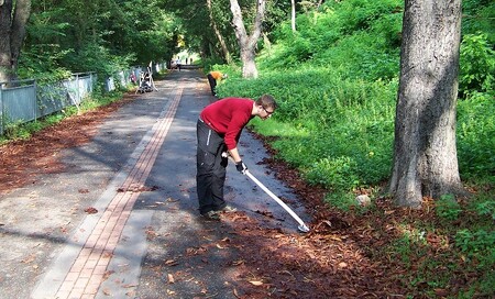 30. srpna proběhl úklid na zanedbané trase A2 U Českých loděnic v Praze 8. Od zetlelého listí se povedlo vyčistit 700 metrů cesty. Stezka se rázem rozšířila místy více jak o polovinu své šířky.