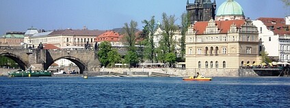 Vltava u Karlova mostu v Praze. Foto: Aleš Herzog/Ekolist.cz