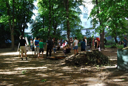 „Funkční vnitrobloky mají mnoho forem využití, posilují komunitní vazby, pocit bezpečí, mají význam pro trávení volného času dětí a seniorů, přispívají ke kvalitě městského životního prostředí," říká Petra Kolínská.