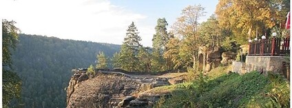 Vyhlídková terasa Belvedér u obce Labská Stráň Foto: Prazak Wikimeda Commons