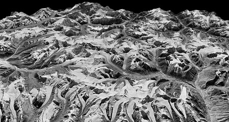 Špionážní fotografie z dob studené války odhalily vědcům, že himálajské ledovce nyní tají téměř dvakrát rychleji než dříve.