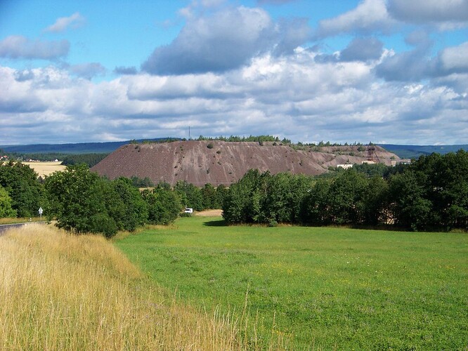 Lešetice, pohled na haldu u šachty č. 15 Příbram-Brod Lešetice, pohled na haldu u šachty č. 15 Příbram-Brod