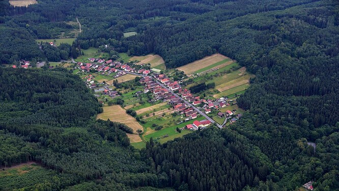 V národní park by se mělo proměnit nejcennějších 102 kilometrů čtverečních Křivoklátska. Zastavěným územím by do něj patřila jen obec Karlova Ves.