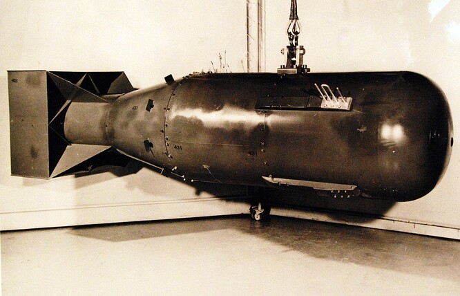 Little Boy. První jaderná zbraň, použitá ve válce.