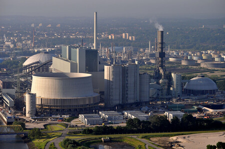 Nová moderní černouhelná elektrárna Moorburg, která v Hamburku nahradila jaderný zdroj, bude možná fungovat až do roku 2038.