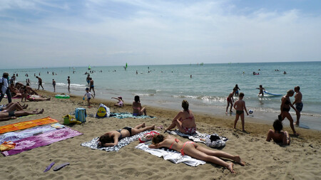 Italské přímořské letovisko Bibione zakáže od letošního léta kouření na celé své osm kilometrů dlouhé pláži.