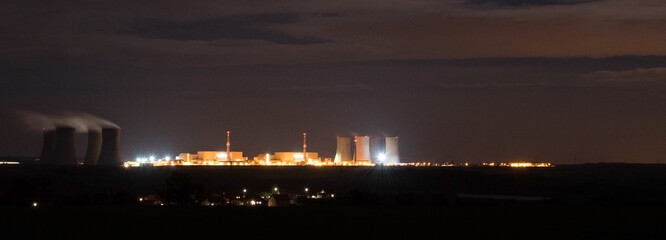 Na ilustračním snímku jaderná elektrárna Dukovany.