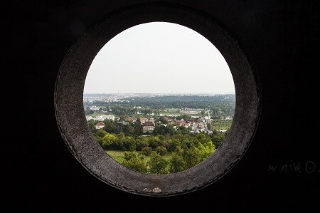 Pohled z rozhledny v pražské botanické zahradě