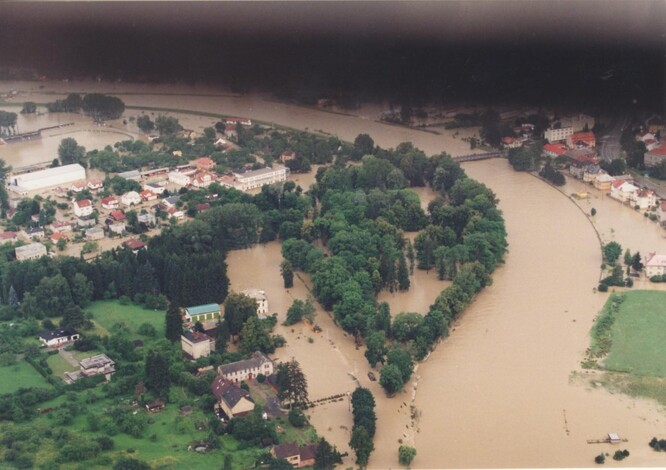 Povodeň v roce na řece Bečvě v Hranicích.