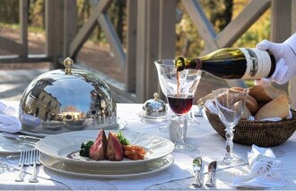 Chateau Mcely - útulný „eko chic“ hotel s vlastními lázněmi. Chateau Mcely - útulný „eko chic“ hotel s vlastními lázněmi.