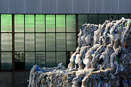 Špatné nakládání s plastovým odpadem má nepříznivé účinky na životní prostředí. Ilustrační snímek.
