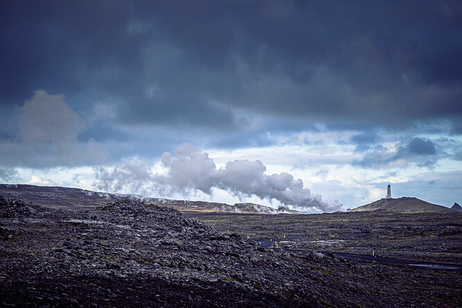 Island je jedním z vulkanicky nejaktivnějších regionů na světě. Nachází se zde přibližně 30 aktivních vulkanických lokalit.