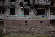 poškozené budovy na Ukrajině
