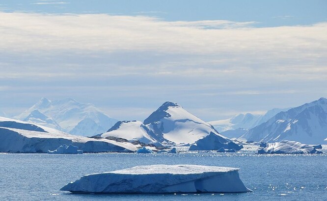 Antarktické ledovce.