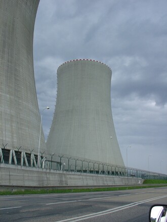 Prodlužování provozu jaderné elektrárny Dukovany či Temelín jen oddaluje nezbytnou hlubokou transformaci naší elektroenergetiky