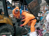 Likvidace nelegálního skladu nebezpečných látek v Libčanech