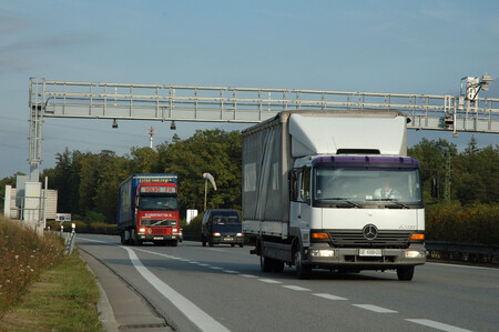 Strany slibují omezení kamionů, například přesunem nákladní dopravy na železnici, jako TOP 09