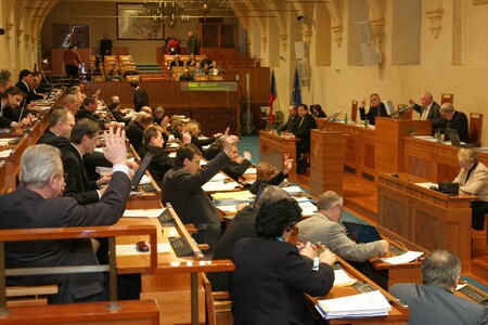 Schůze senátorů, Archiv Kanceláře Senátu, V. Groulík 2006