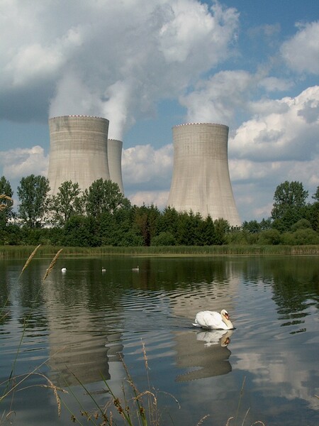 V roce 2030 by polovina veškeré elektřiny vyrobené v Česku měla pocházet z jaderných elektráren. Doporučení posílit jadernou energetiku a zarazit obnovitelné zdroje energie je špatnou zprávou pro českou ekonomiku, reaguje organizace Calla