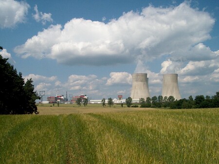 Komunisté chtějí dostavět obě naše jaderné elektrárny.
