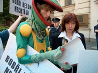 Jakub Patočka na demonstraci Strany zelených proti jezům na Labi