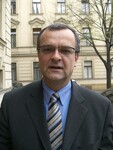 Ministr Miroslav Kalousek před zasedáním vlády v Praze.