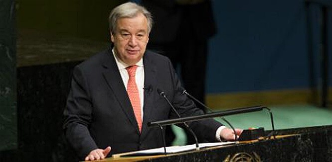 "Stále jsme na cestě ke klimatické katastrofě," varoval generální tajemník OSN António Guterres, podle něhož už není čas na "diplomatické finesy" a je třeba jednat, aby se zabránilo "obrovskému lidskému utrpení".