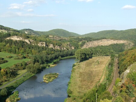 Pohled z Tetína směrem k Srbsku.