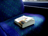 Kniha v autobuse