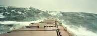 loď v bouři