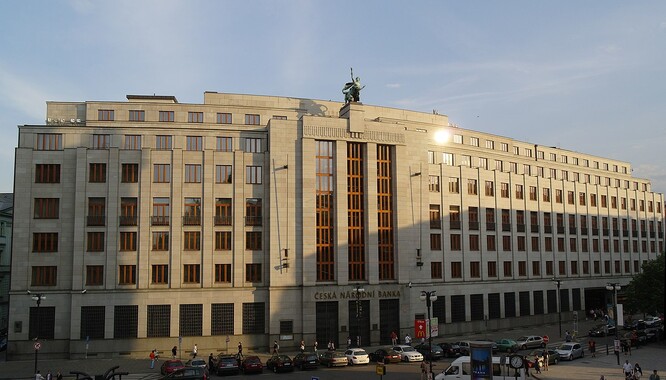 Česká národní banka je ústřední bankou České republiky, orgánem vykonávajícím dohled nad finančním trhem a orgánem příslušným k řešení krize.