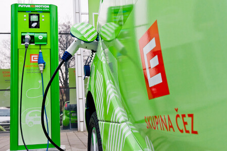 Energetická firma ČEZ ESCO vybaví elektromobilními dobíjecími stanicemi a kompletním elektromobilním zázemím prodejce značek Volkswagen (VW), Audi a Seat na tuzemském trhu. / Ilustrační foto