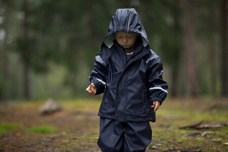 Děti mohou být venku za každého počasí. Jen potřebují dobré oblečení.