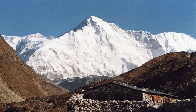 Šestá nejvyšší hora světa Čo Oju na hranici Tibetu s Nepálem.