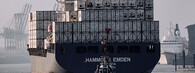 Kontejnerová loď v Hamburku