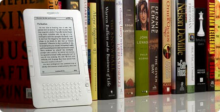 Je lepší jedna elektronická kniha? Nebo knihovna plná papírových knih?