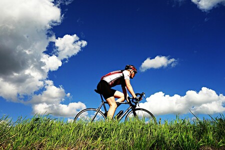 Češi vyznávají hlavně rekreační cykloturistiku, na cyklovýlety vyráží alespoň někdy 72 % lidí. / Ilustrační foto