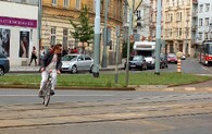 Cyklista na křižovatce