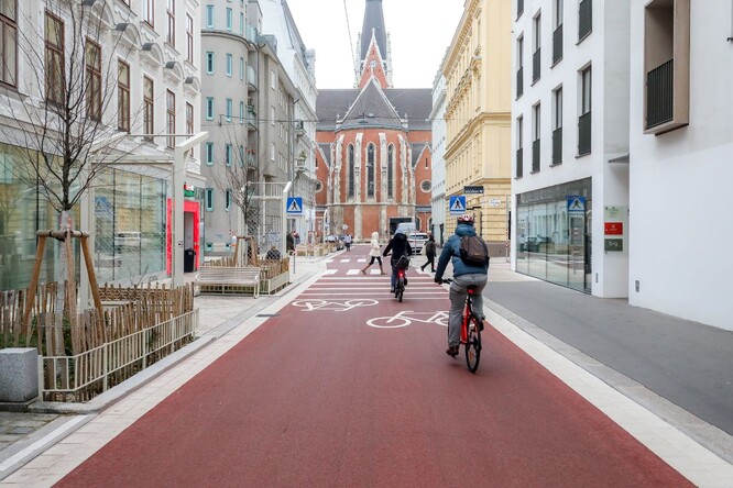 Cykloulice Argentinierstraße. Cykloulice Argentinierstraße.