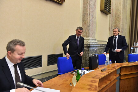 Zasedání vlády. Na snímku ministr životního prostředí Richard Brabec, předseda vlády Andrej Babiš a ministr zahraničních věcí Martin Stropnický.