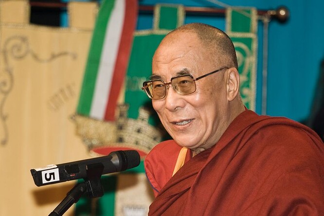 Pětaosmdesátiletý nositel Nobelovy ceny za mír vydal knihu Our Only Home (Náš jediný domov), v níž píše o tématech jako obnovitelné zdroje energie či vegetariánství v souvislosti s buddhistickým učením soucitu a altruismu.