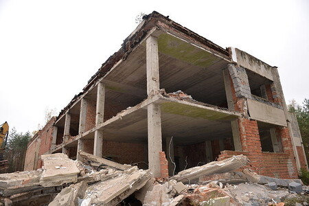 V bývalém vojenském prostoru Ralsko na Českolipsku začínají v prosinci další demolice ruin, které tam zbyly po sovětské armádě. / Ilustrační foto