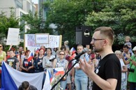 Mikuláš Peksa na demonstraci Milion chvilek pro demokracii