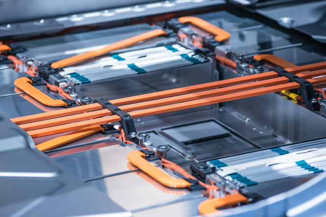 Nejvyužívanějšími bateriemi pro skladování energie ve světě jsou nadále lithium-iontové akumulátory.