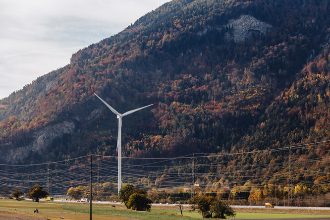 Švýcarsko se má do roku 2050 zbavit svých pěti jaderných elektráren – potřebuje tedy vykrýt značný výpadek – a současně chce zvýšit do roku 2040 kapacitu o další 2 terawatty čisté elektřiny.