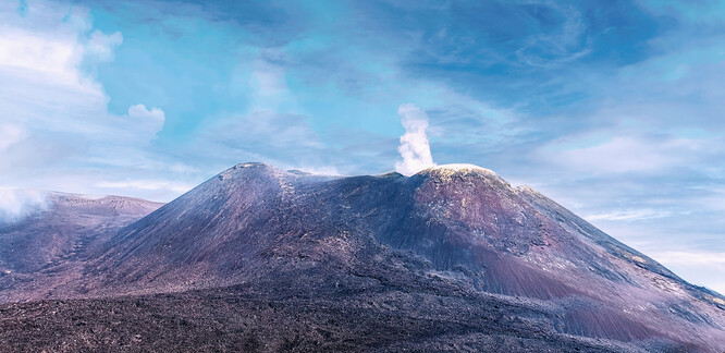 Etna je nejaktivnější evropskou sopkou, doutná prakticky neustále.