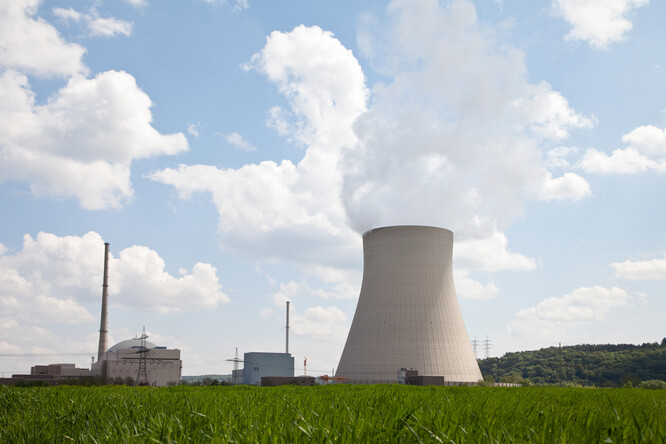 V Německu jsou v provozu poslední tři jaderné elektrárny, které budou ke konci letošního roku odpojeny. Tímto krokem chce země skoncovat s jadernou energetikou, kterou nepovažuje po havárii v japonské Fukušimě za bezpečnou.