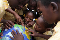 Děti v sirotčinci na Haiti