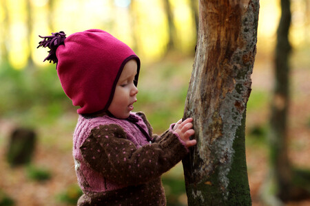 Děti v lesních školkách tráví většinu času venku.